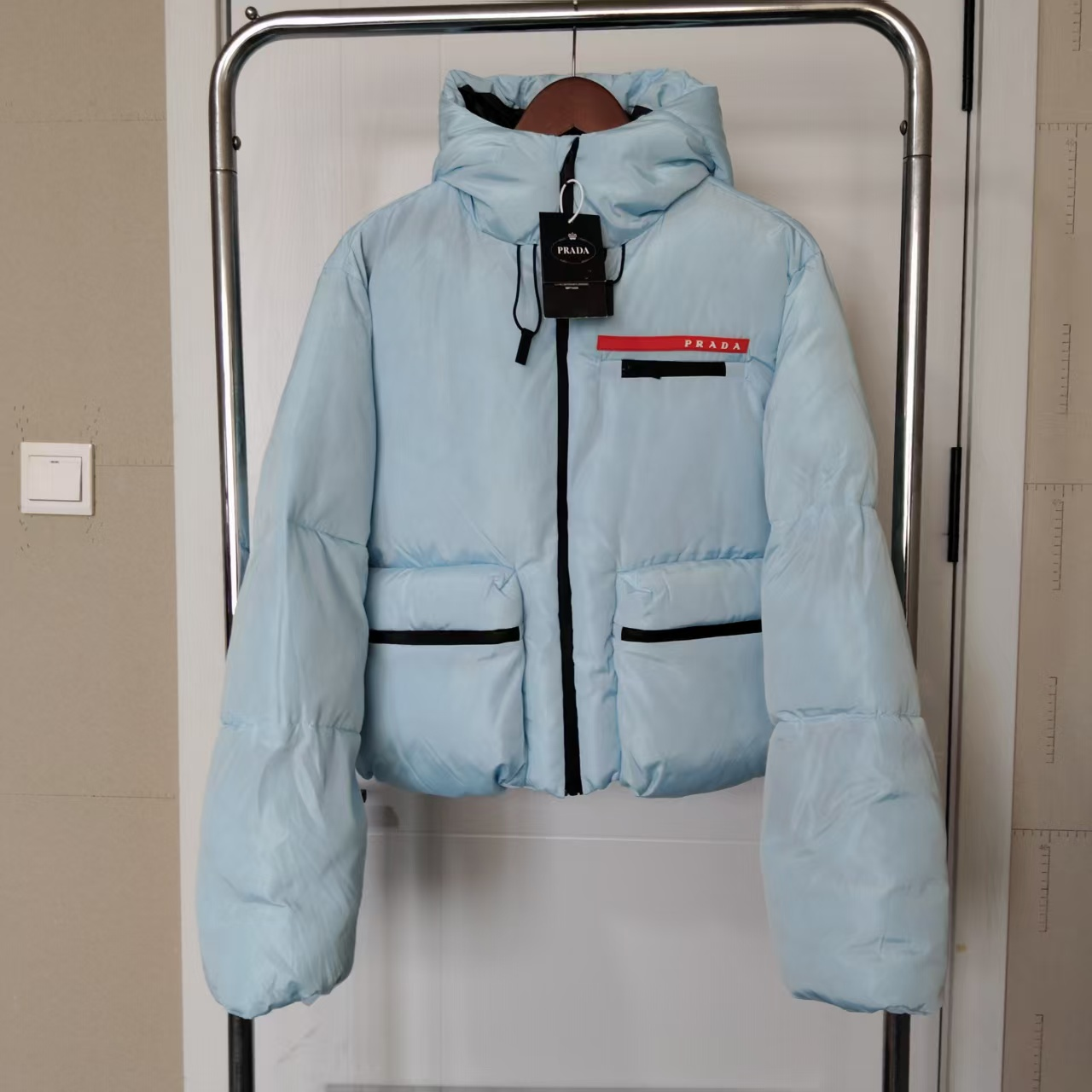 短款羽绒服字母小标蓝